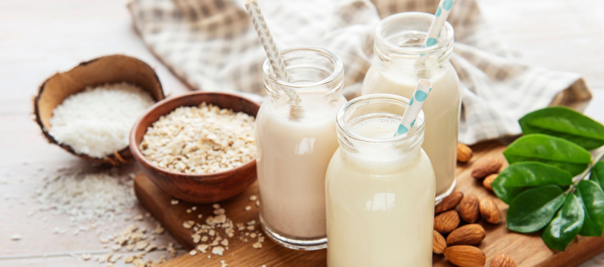 Мигдальне, соєве чи вівсяне: яке рослинне молоко корисніше?