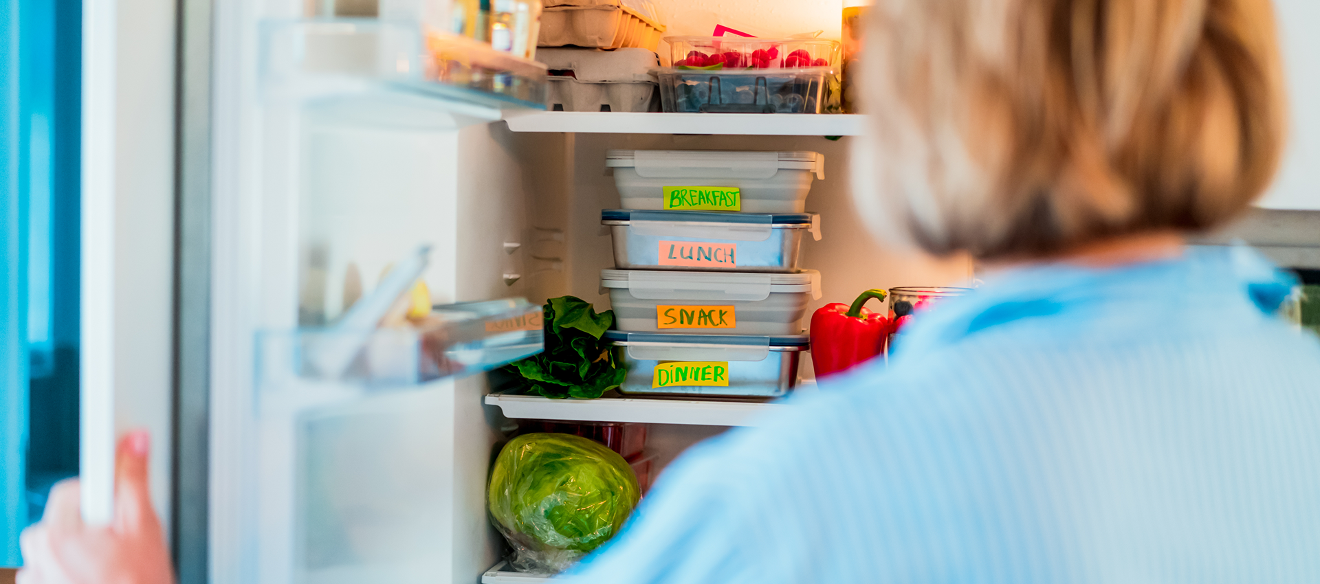 Як правильно зберігати та розташовувати продукти у холодильнику