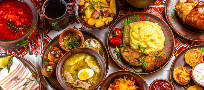 Готуємо по-Клопотенківськи: українські класичні страви у новому виконанні (борщ, вергуни)