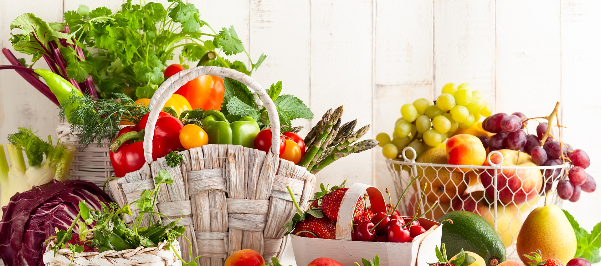 Сезонні продукти: чим корисні овочі та фрукти весною